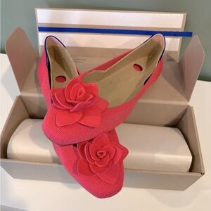 Rothy’s NWT and box pink soirée petal square 9.5 size